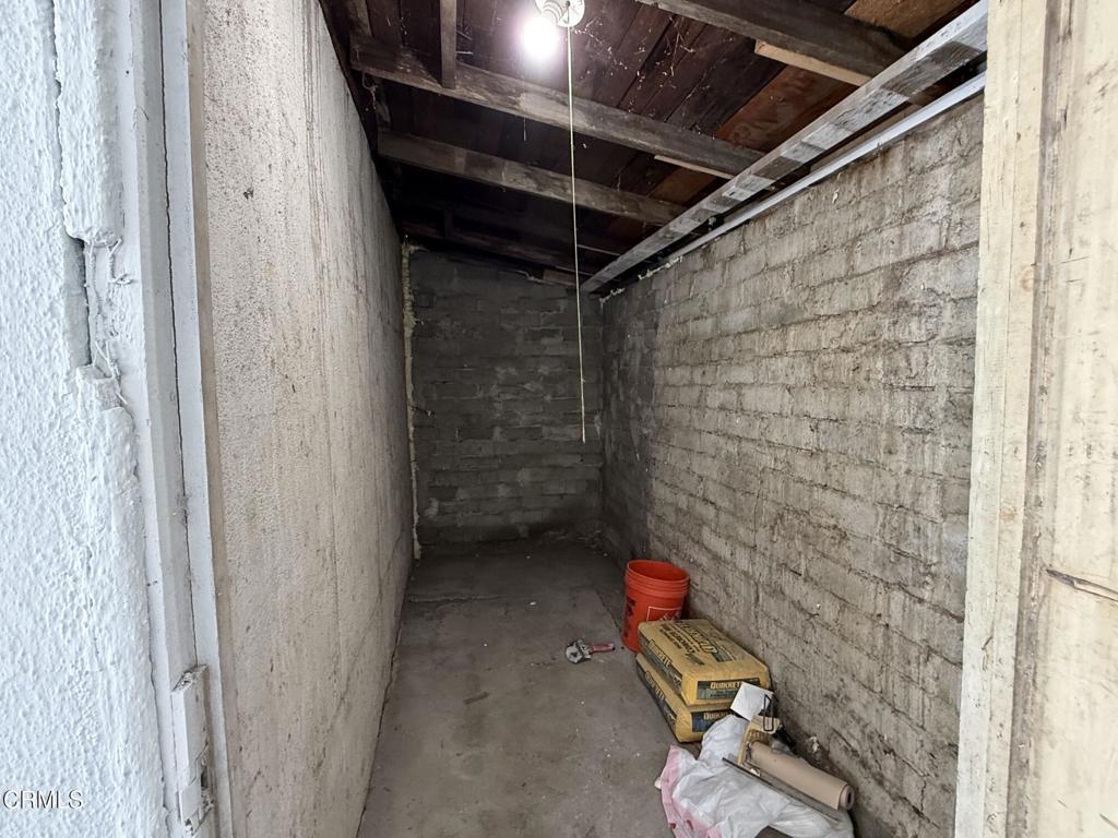 4010 Witt Avenue Riverside, CA 92501 - Photo 22 of 23 a bathroom with a shower