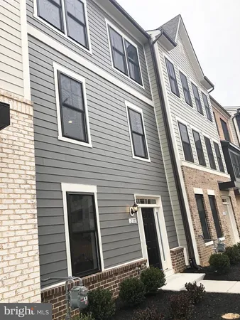 $2,975 | 277 Willis Street, Fredericksburg, VA 22401