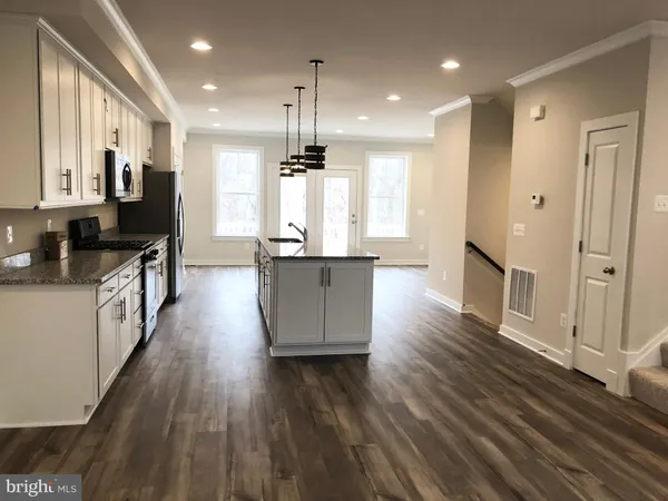 $2,975 | 277 Willis Street, Fredericksburg, VA 22401