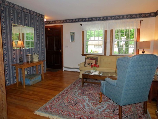 180 Old Worcester Road Charlton, MA 01507 - Photo 4 of 17 Gallery Image 4