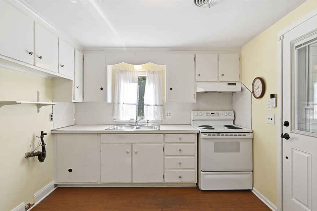 291 Old Farm Road Springfield, MA 01119 - Photo 23 of 34