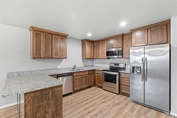 $1,825 | 124 Abbey Park Court, Granbury, TX 76049