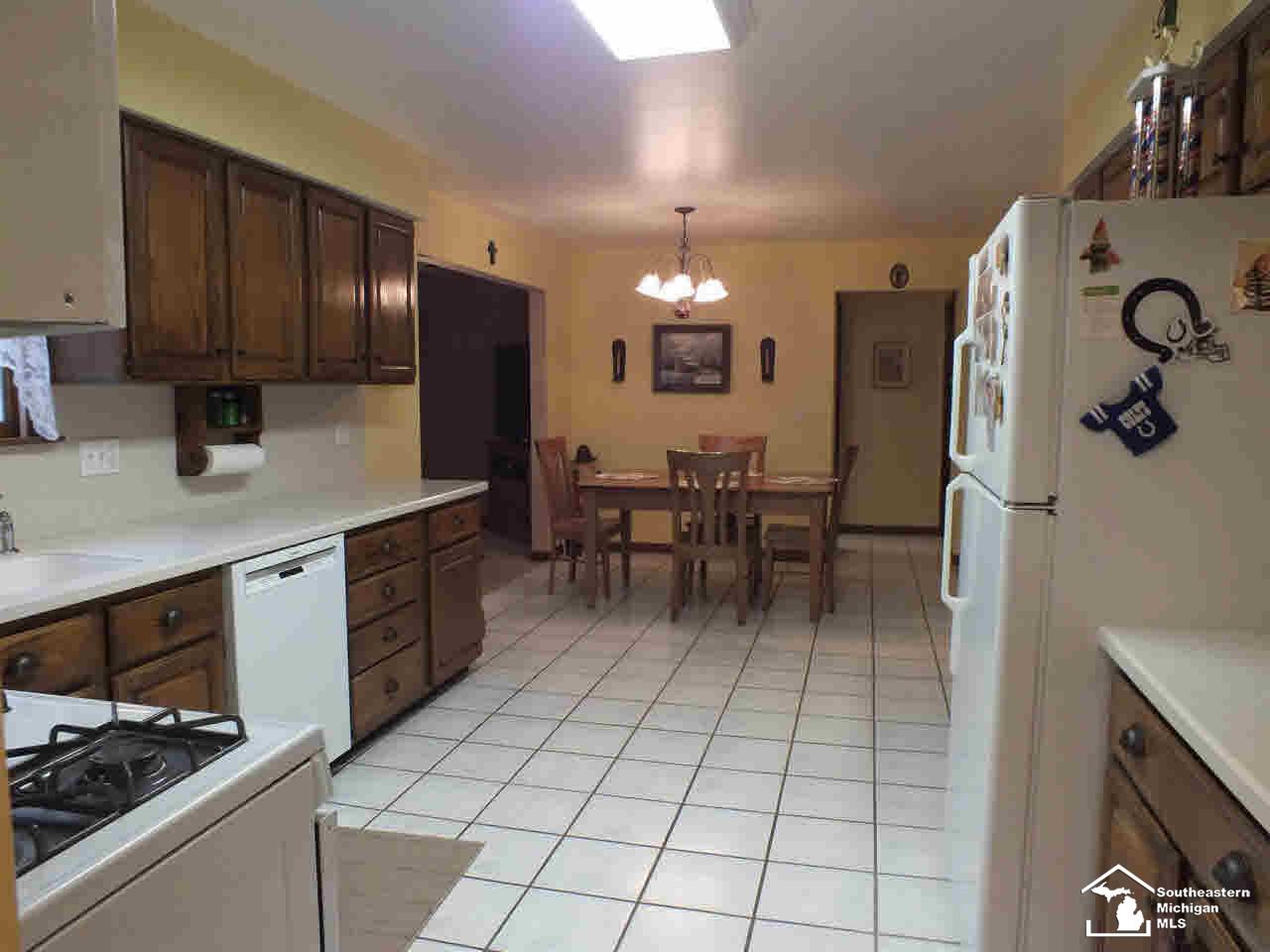 11710 Wells Road Petersburg, MI 49270 - Photo 7 of 22