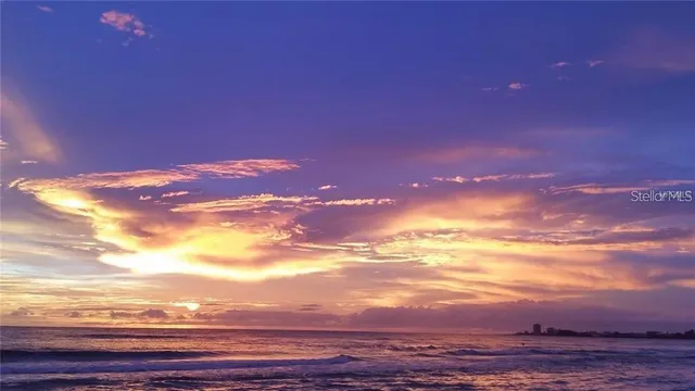 $1,100,000 | 105 Island Circle, Sarasota, FL 34242