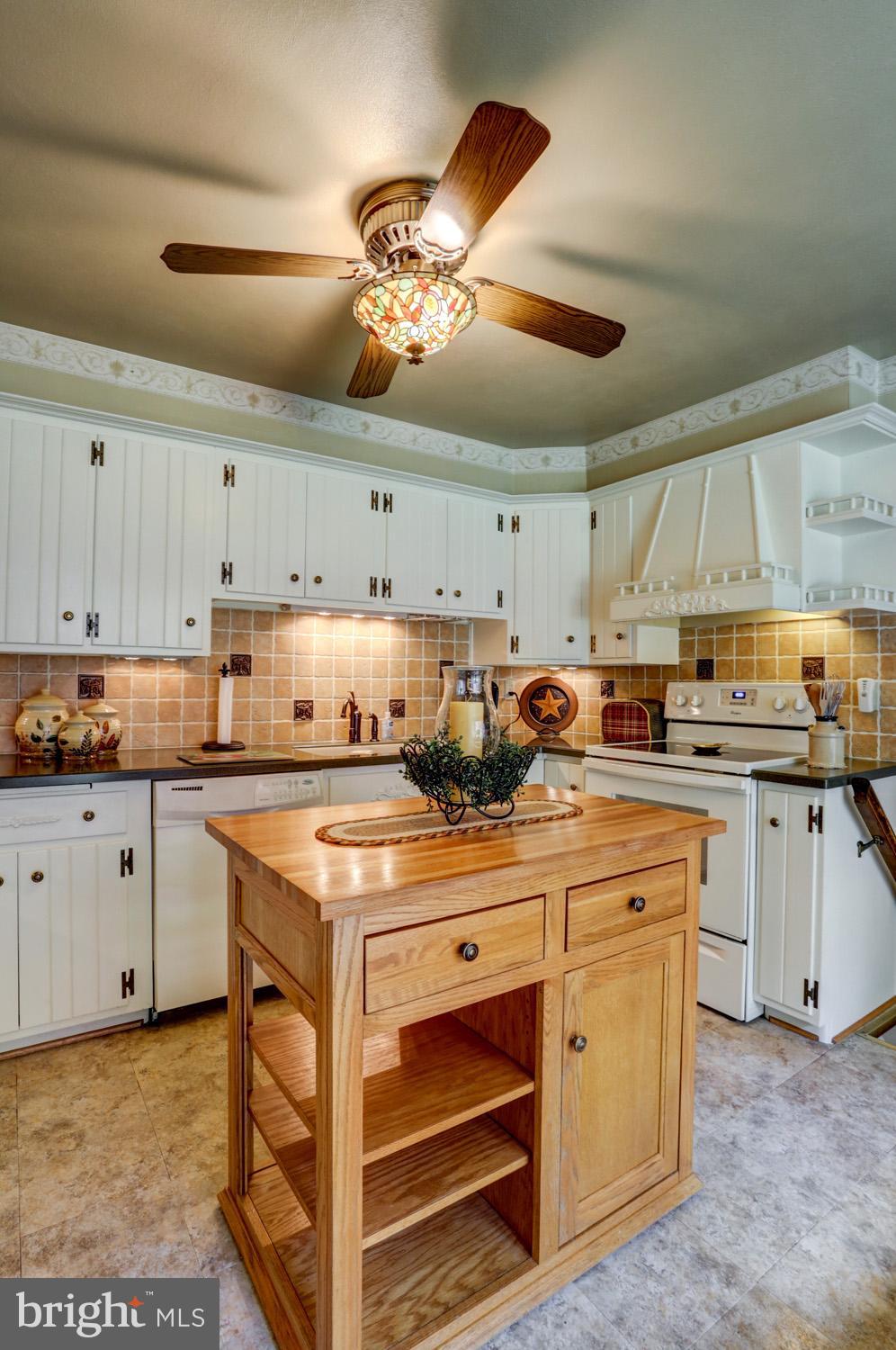 424 Grant Road Adamstown, PA 17569 - Photo 15 of 55 Gallery Image 15