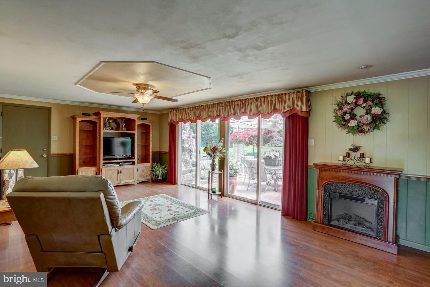 424 Grant Road Adamstown, PA 17569 - Photo 37 of 55 Huge Family Room