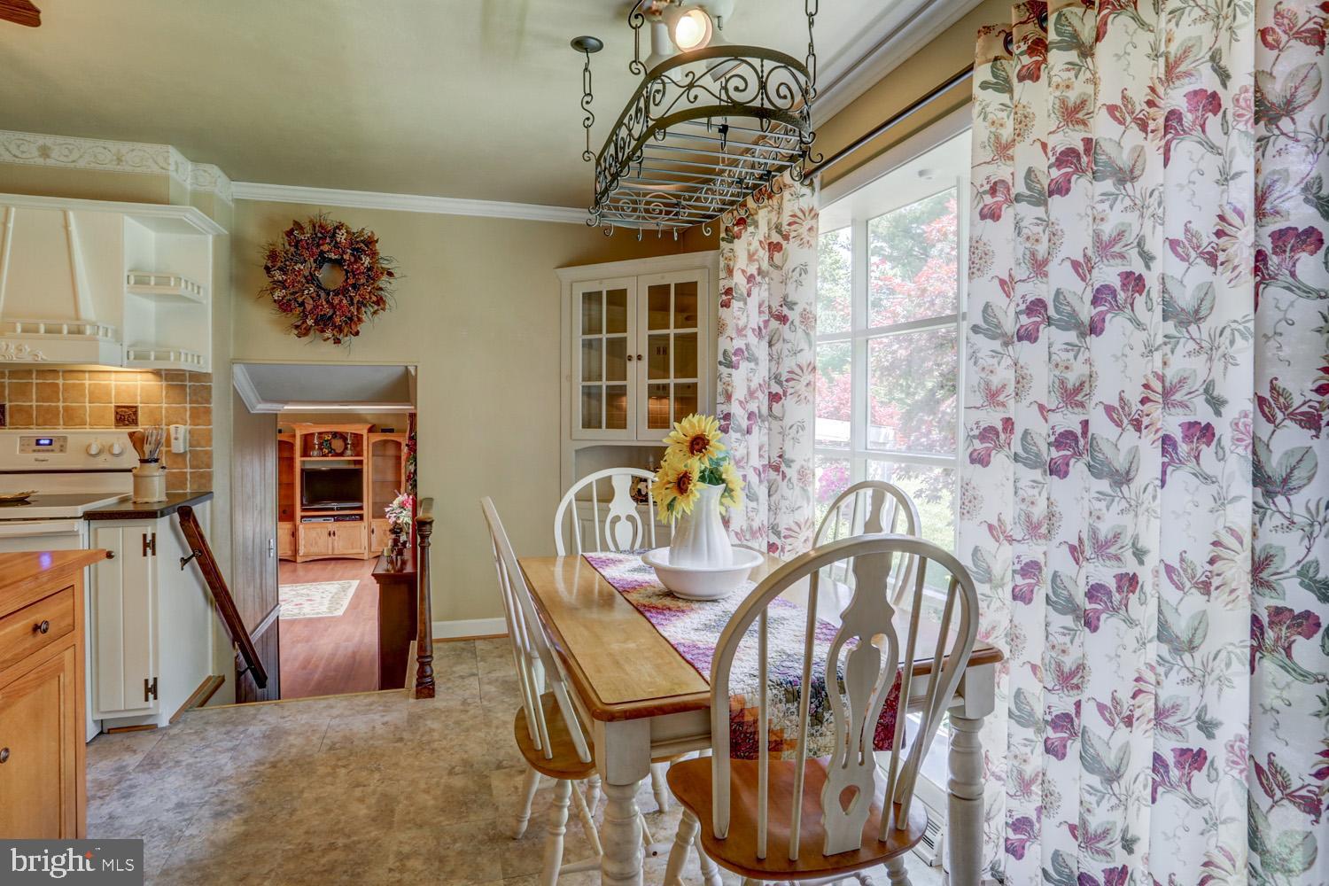 424 Grant Road Adamstown, PA 17569 - Photo 10 of 55 Eat in kitchen