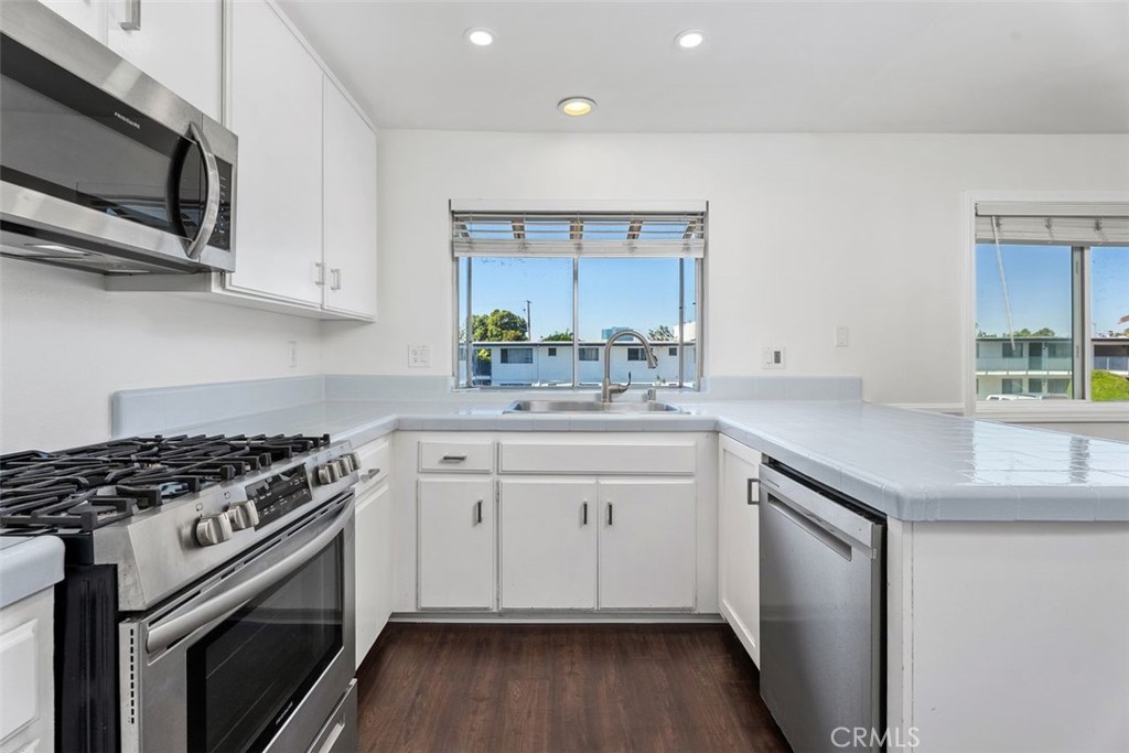 428 West First Street Tustin, CA 92780 - Photo 12 of 35