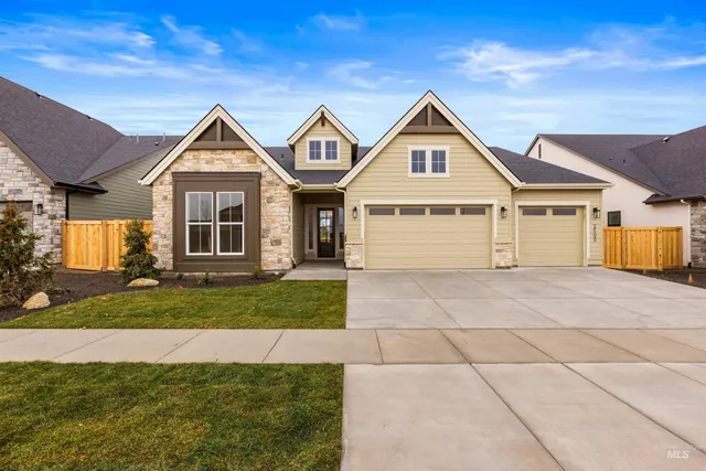 $949,777 | 2599 East Cavern Drive, Meridian, ID 83642