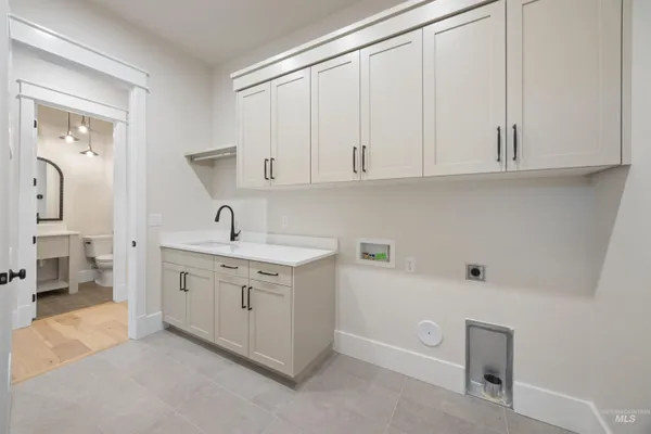 $949,777 | 2599 East Cavern Drive, Meridian, ID 83642