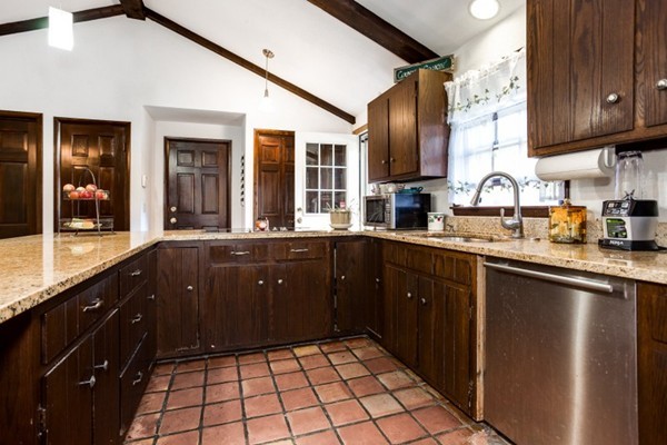 79 Barry Road Worcester, MA 01609 - Photo 6 of 30 Gallery Image 6