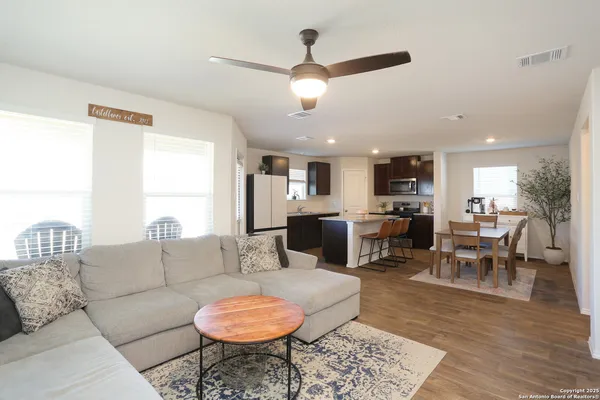 $1,795 | 1153 Barn Swallow Way, San Antonio, TX 78253
