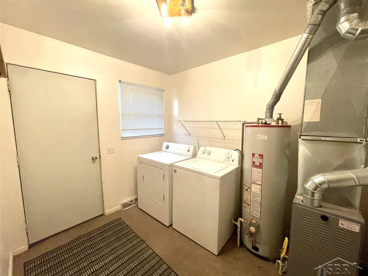 806 Schust Road Saginaw, MI 48604 - Photo 13 of 15 Laundry Room