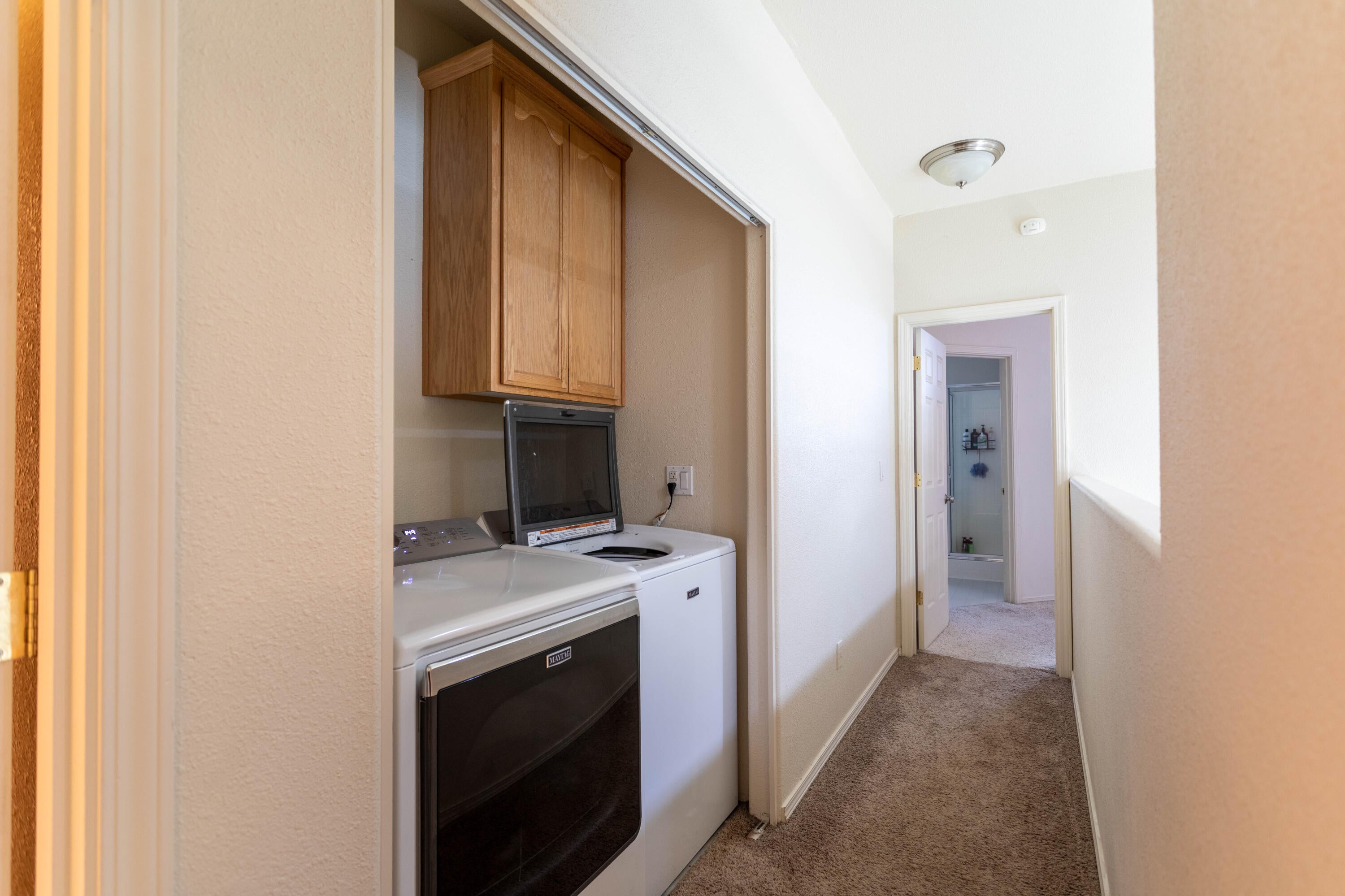 631 Shadow Way Central Point, OR 97502 - Photo 6 of 15 1-5