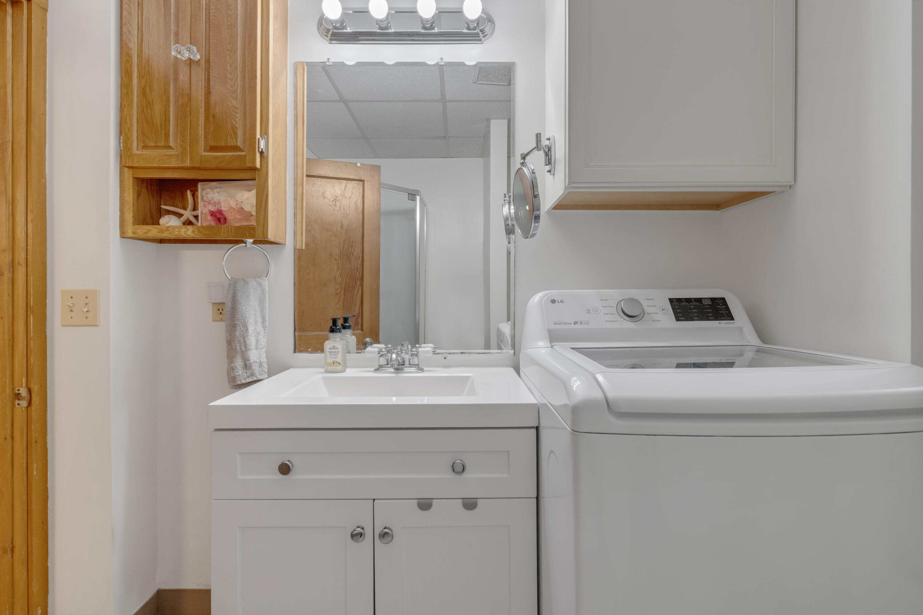 8 Thompson Street Lewiston, ME 04240 - Photo 19 of 46 DSC06816