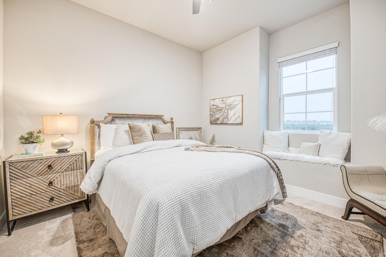 993 Ridgeline Road Madera, CA 93636 - Photo 42 of 84 a bedroom with a bed and window