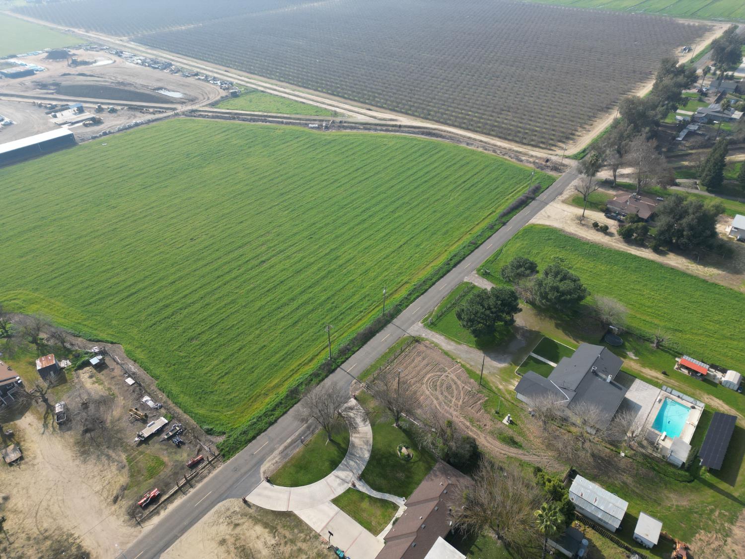 3 West Belcher Avenue Merced, CA 95348 - Photo 5 of 8 a view of a golf club with a backyard