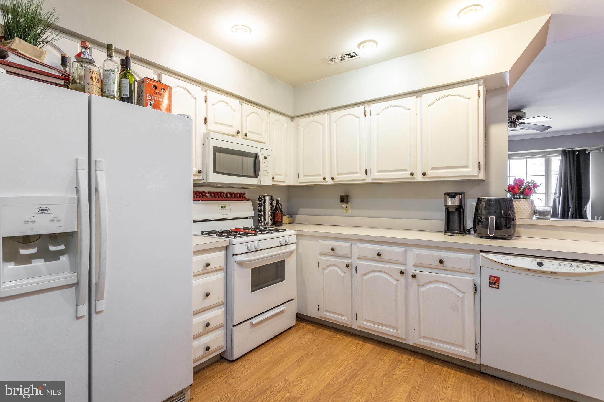 406 Wharton Road Mount Laurel, NJ 08054 - Photo 9 of 17 Gallery Image 9