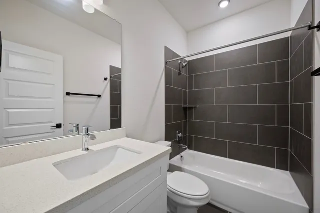 $2,099 | 2600 Gattis School Road, Unit 1203, Round Rock, TX 78664