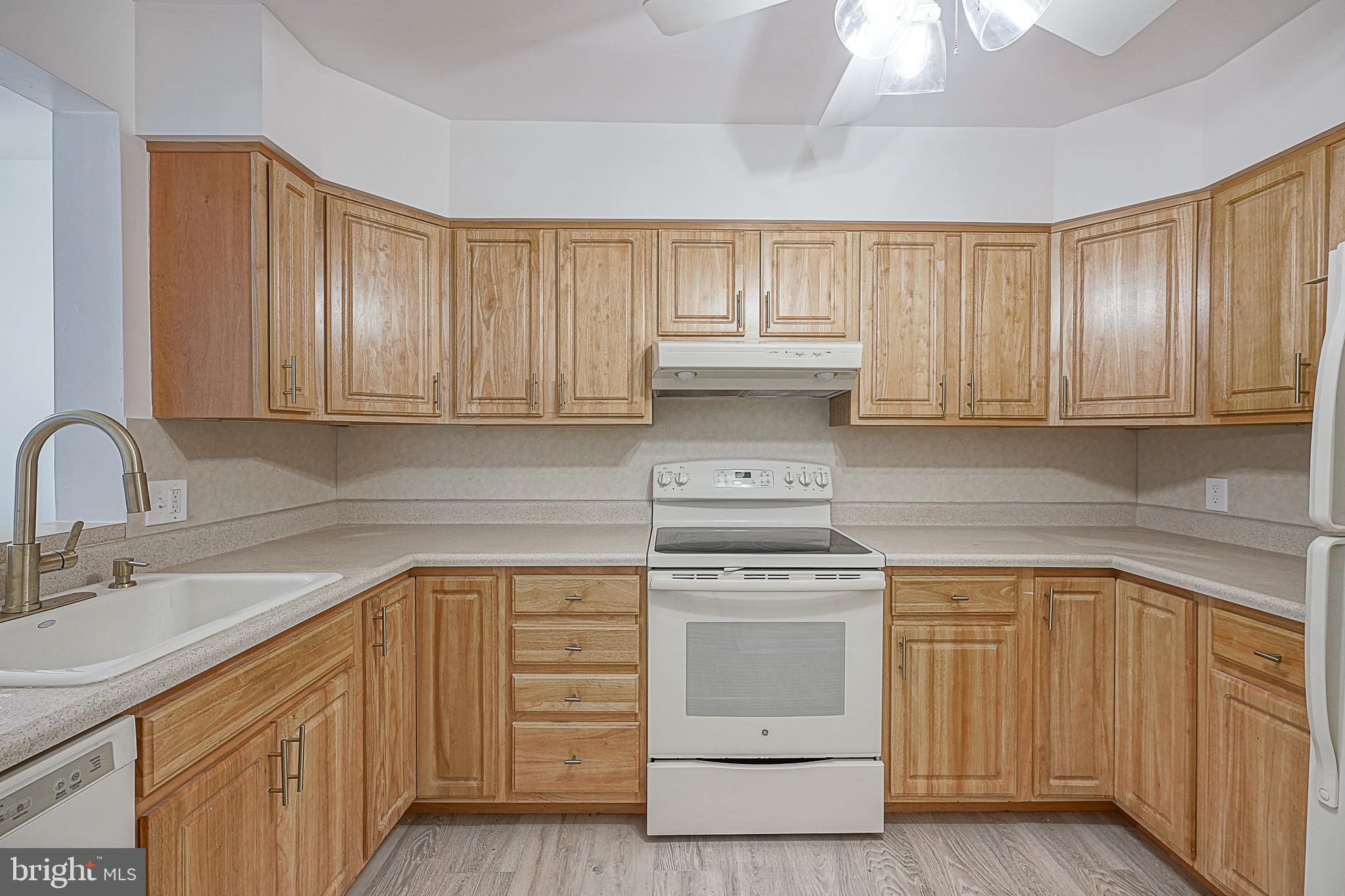 25 South Church Road, Unit 58 Maple Shade, NJ 08052 - Photo 8 of 18 Kitchen - new fridge not pictured