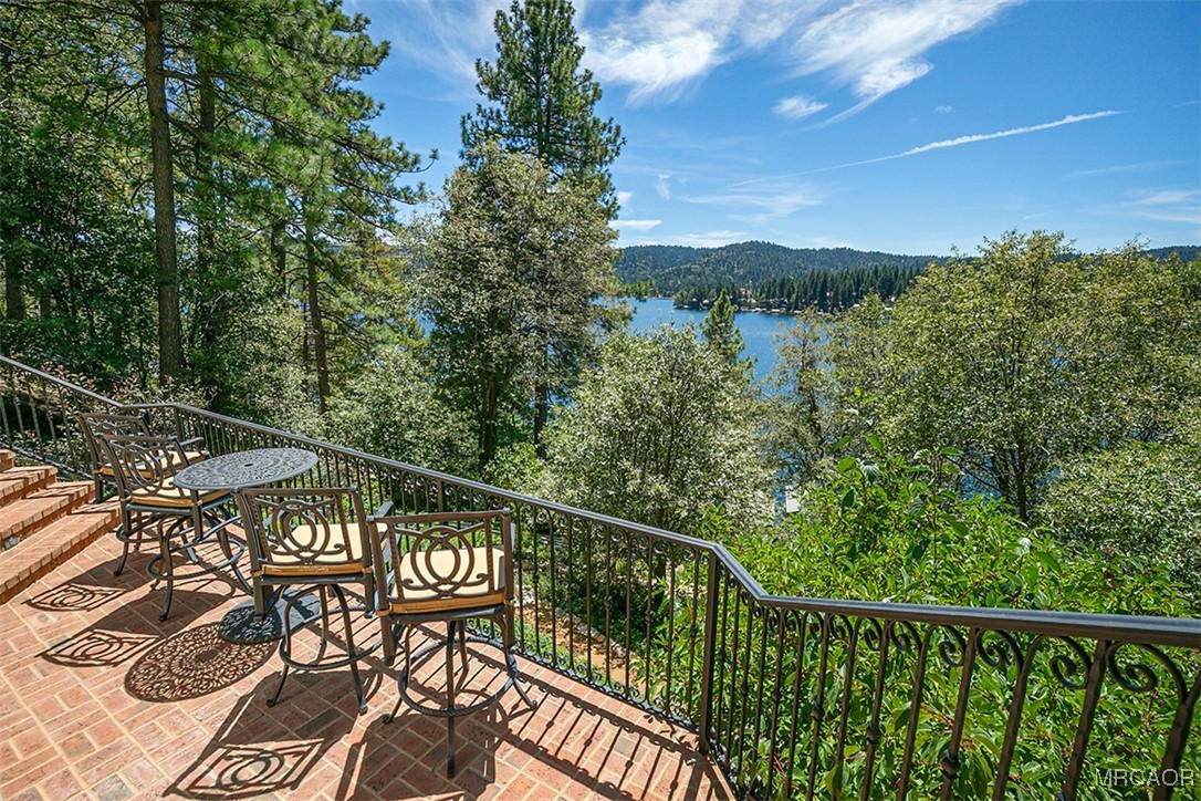28087 North Shore Road Lake Arrowhead, CA 92352 - Photo 33 of 48