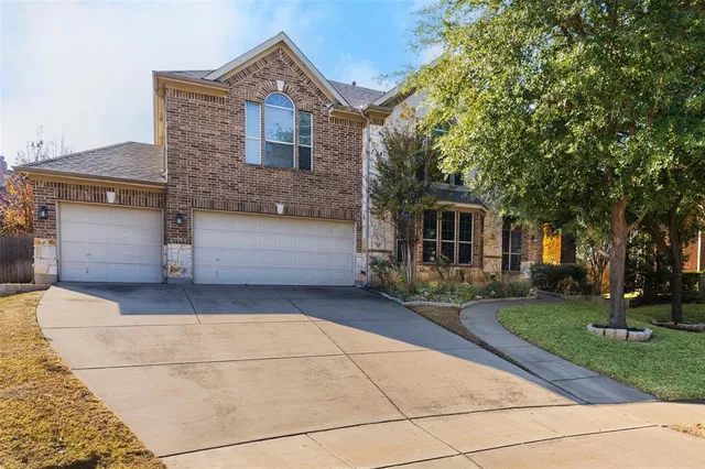 $499,900 | 2410 Honey Drive, Arlington, TX 76001