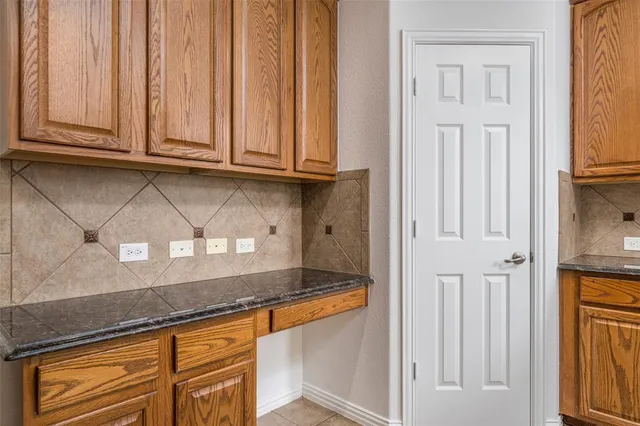 $499,900 | 2410 Honey Drive, Arlington, TX 76001