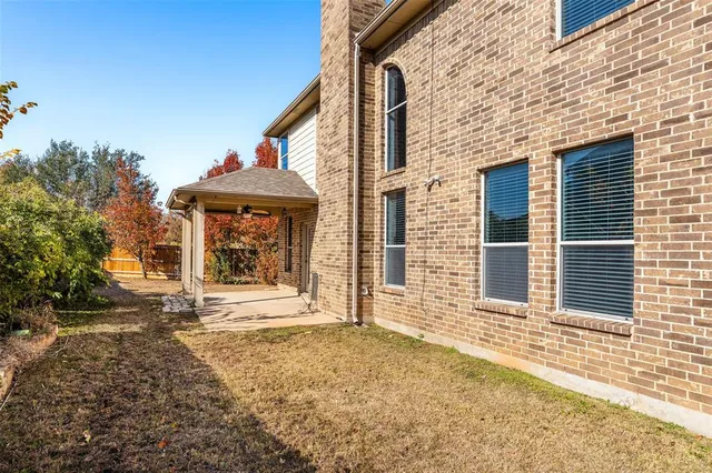 $499,900 | 2410 Honey Drive, Arlington, TX 76001