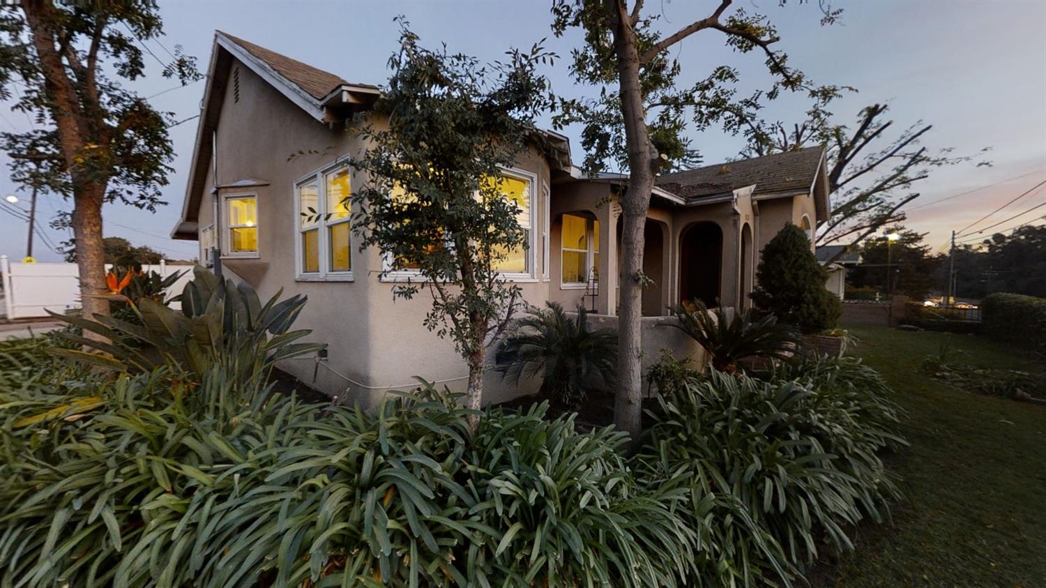 920 South Reed Avenue Reedley, CA 93654 - Photo 1 of 27 Gallery Image 1