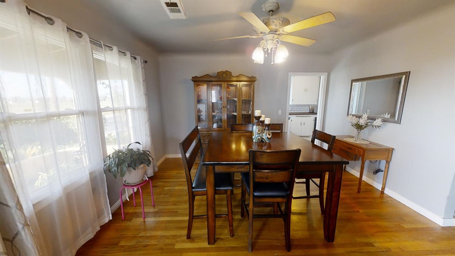 920 South Reed Avenue Reedley, CA 93654 - Photo 5 of 27 Gallery Image 5