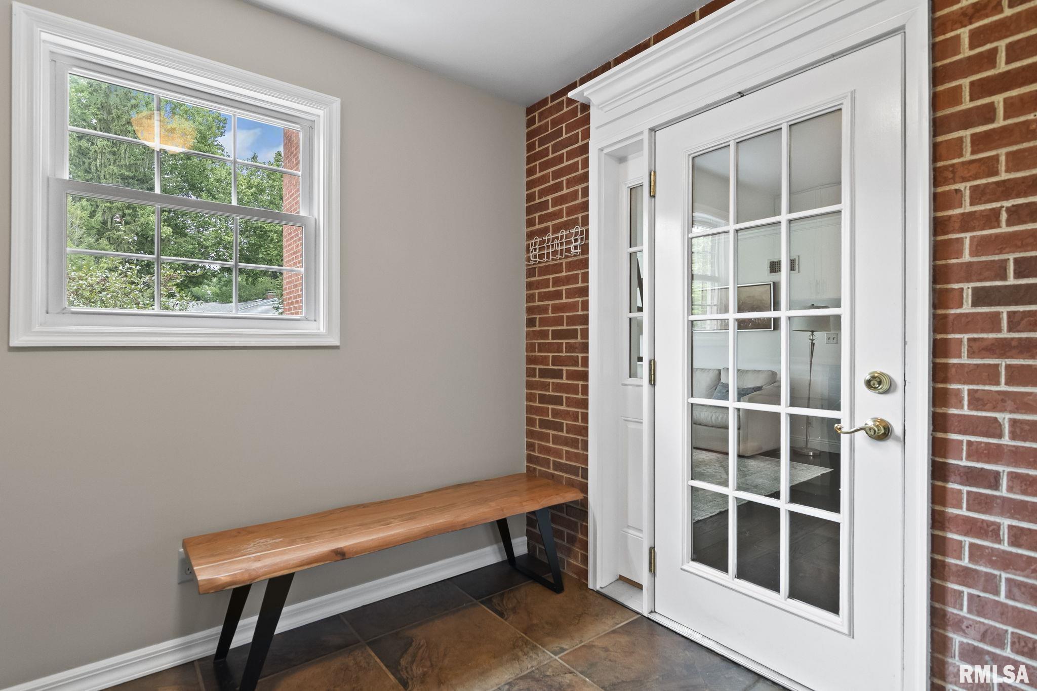 2000 Greenbriar Road Springfield, IL 62704 - Photo 37 of 49