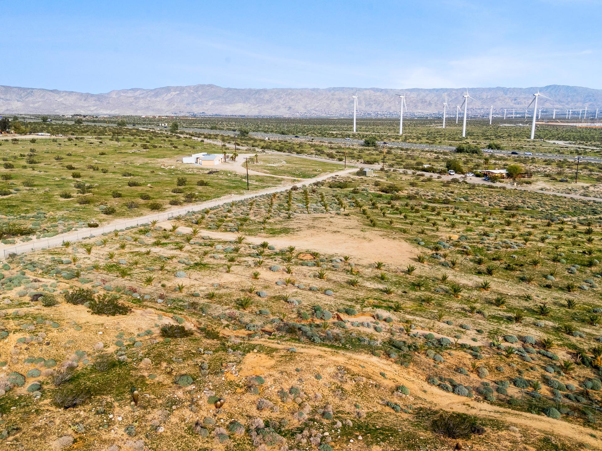 668040015 Hilltop Road Whitewater, CA 92282 - Photo 16 of 31 whitewater-23