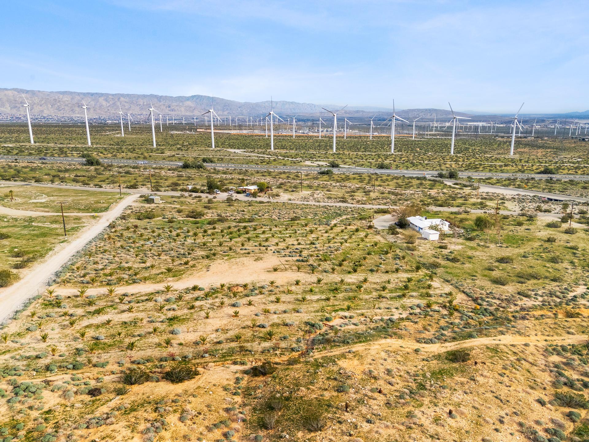 668040015 Hilltop Road Whitewater, CA 92282 - Photo 8 of 31 whitewater-22