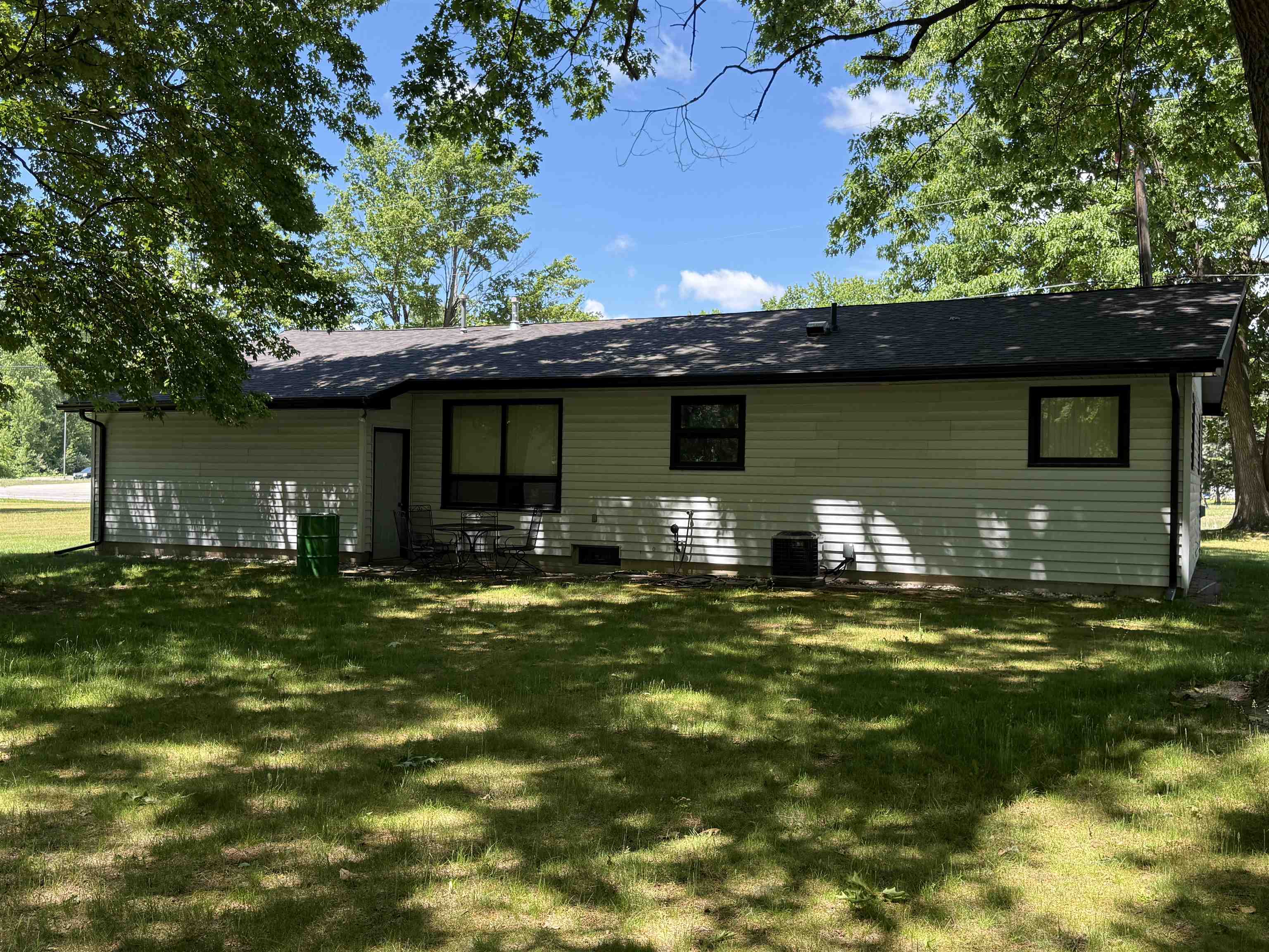 182 Highway 61 Gladwin, MI 48624 - Photo 5 of 8