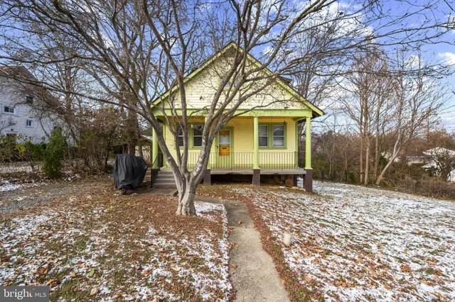 $1,400,000 | 5521 Charles Street, Bethesda, MD 20814