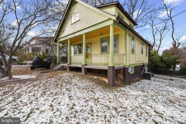 $1,400,000 | 5521 Charles Street, Bethesda, MD 20814