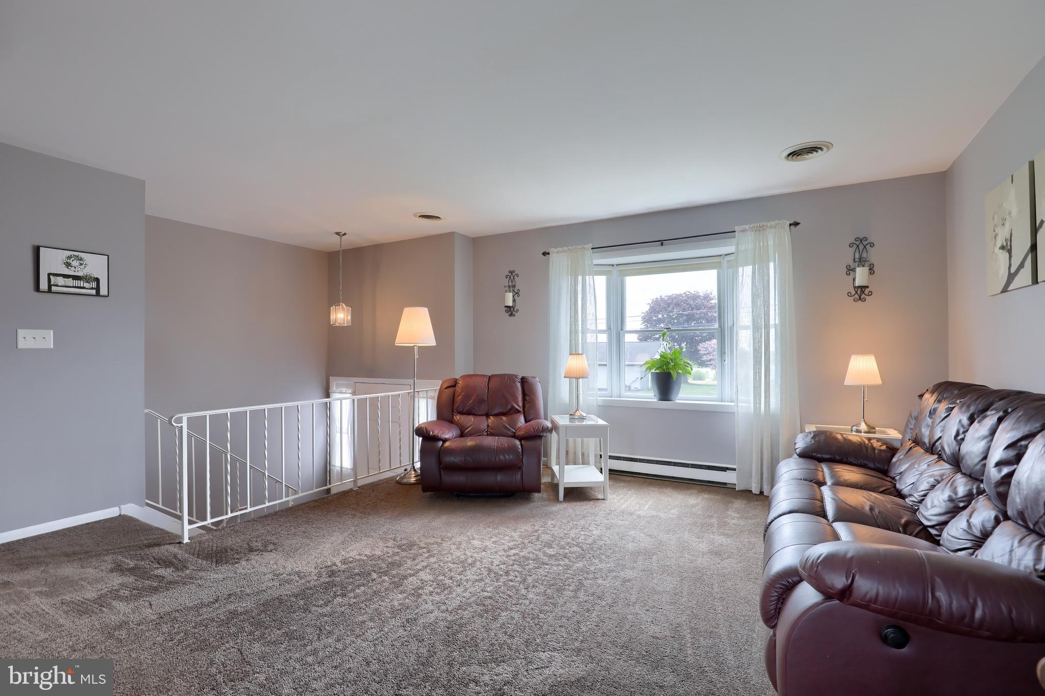 1828 Hossler Road Manheim, PA 17545 - Photo 3 of 38