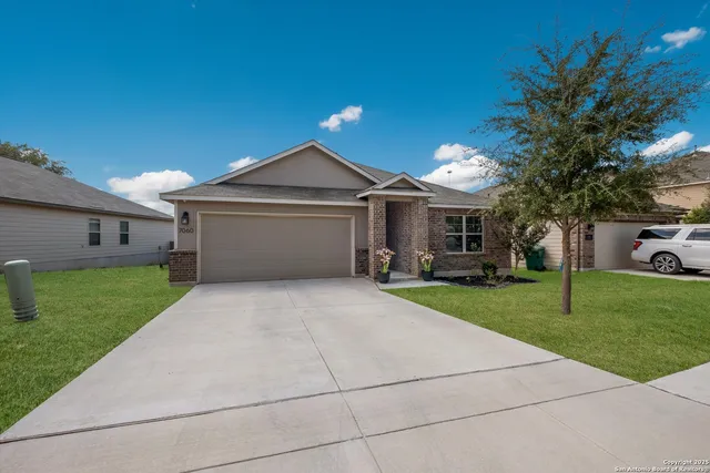 $314,900 | 7060 Rimwood Street, Live Oak, TX 78233