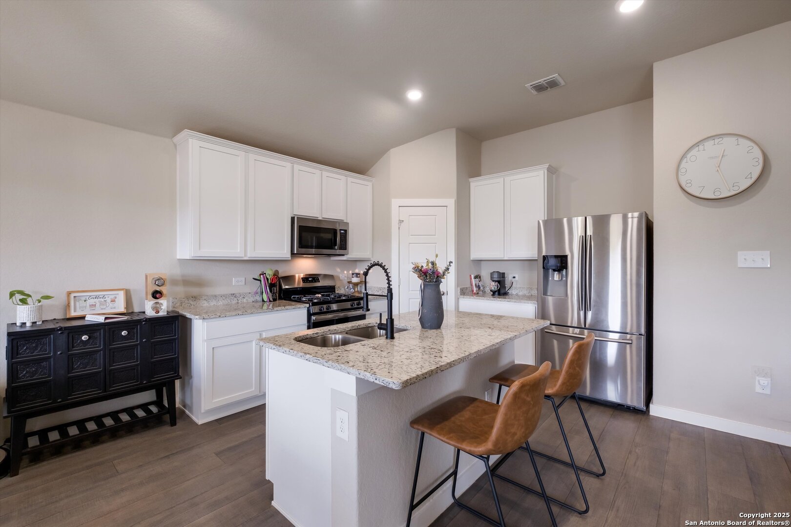 7060 Rimwood Street Live Oak, TX 78233 - Photo 8 of 26