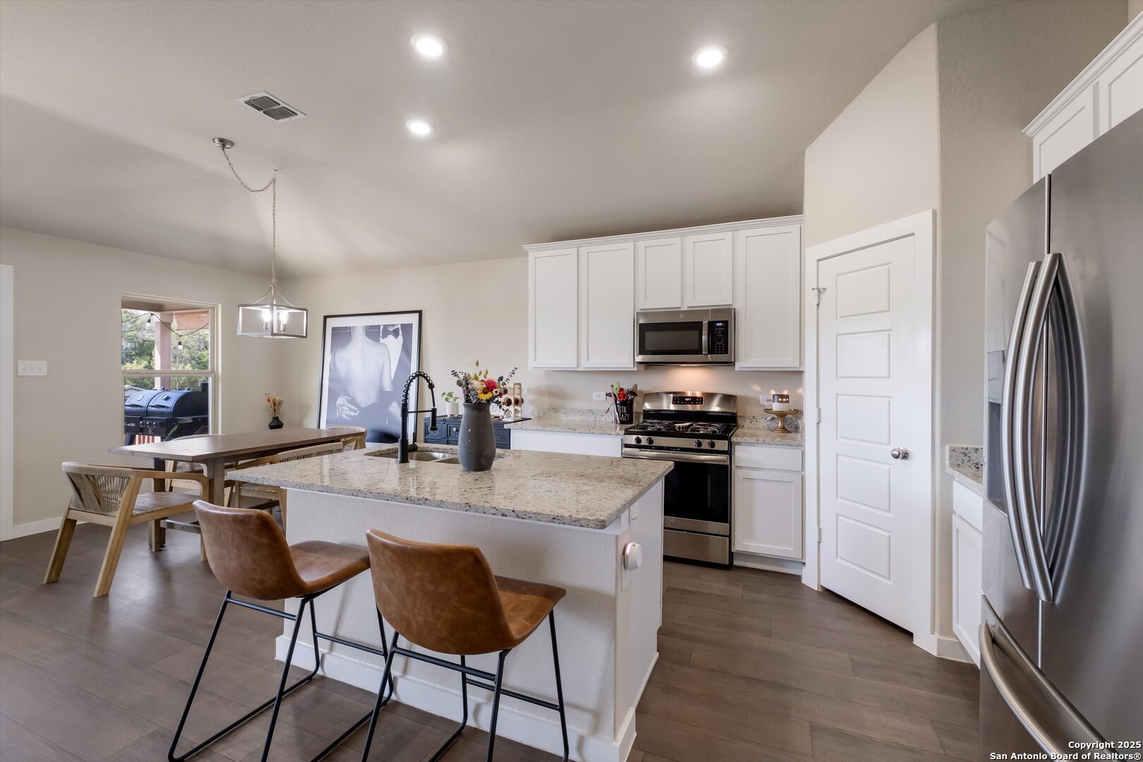 7060 Rimwood Street Live Oak, TX 78233 - Photo 9 of 26