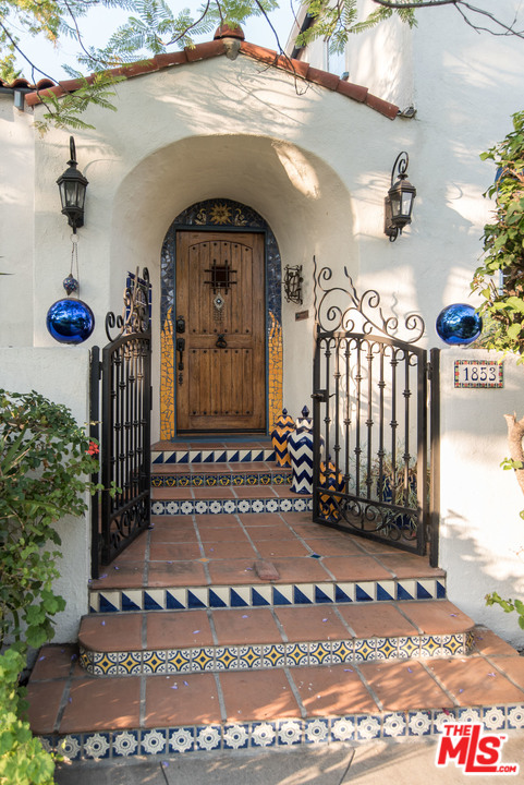 1853 West Kenneth Road Glendale, CA 91201 - Photo 3 of 47 Gallery Image 3