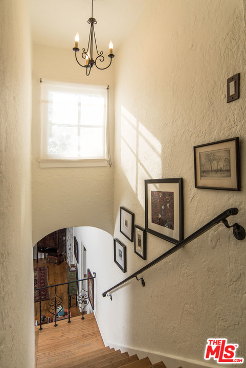 1853 West Kenneth Road Glendale, CA 91201 - Photo 32 of 47 Gallery Image 32