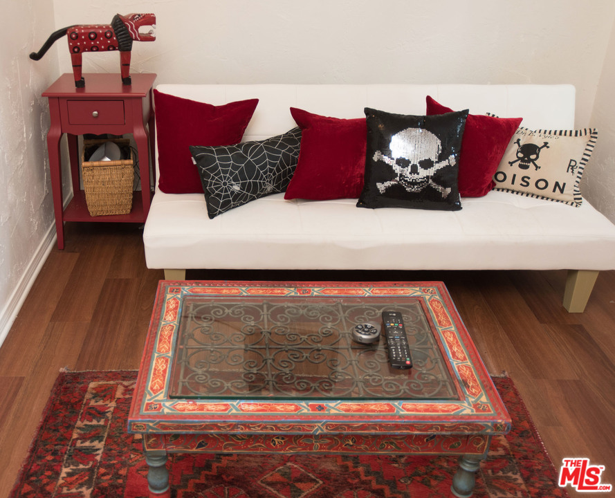 1853 West Kenneth Road Glendale, CA 91201 - Photo 39 of 47 Gallery Image 39