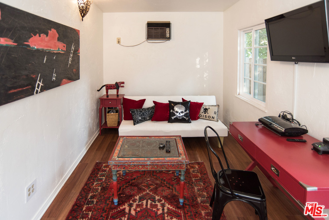 1853 West Kenneth Road Glendale, CA 91201 - Photo 40 of 47 Gallery Image 40