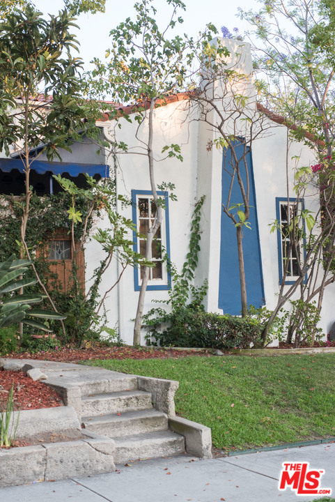 1853 West Kenneth Road Glendale, CA 91201 - Photo 41 of 47 Gallery Image 41