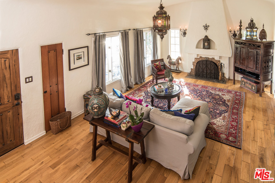 1853 West Kenneth Road Glendale, CA 91201 - Photo 6 of 47 Gallery Image 6