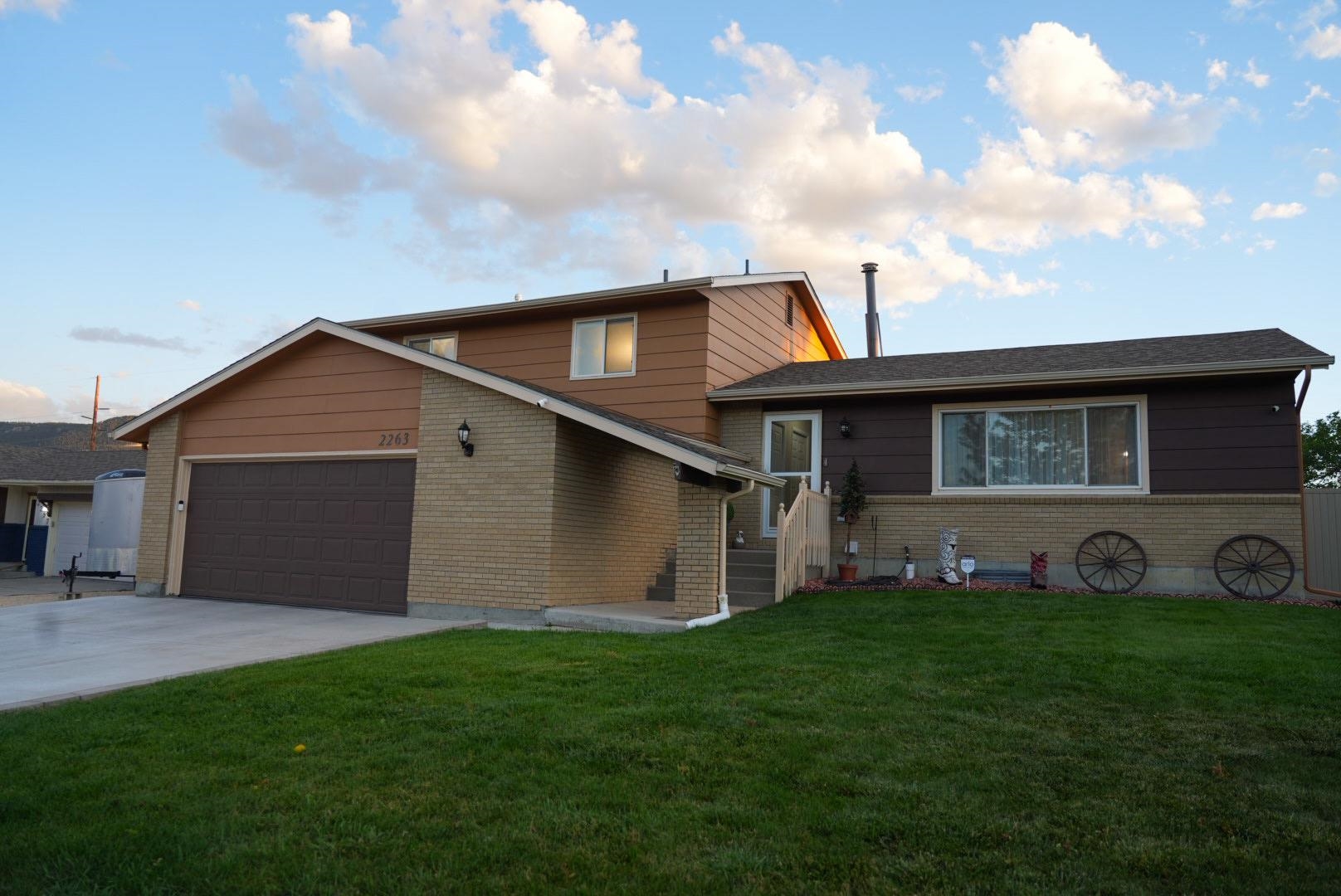 2263 West 45th Street Casper, WY 82604 - Photo 3 of 29