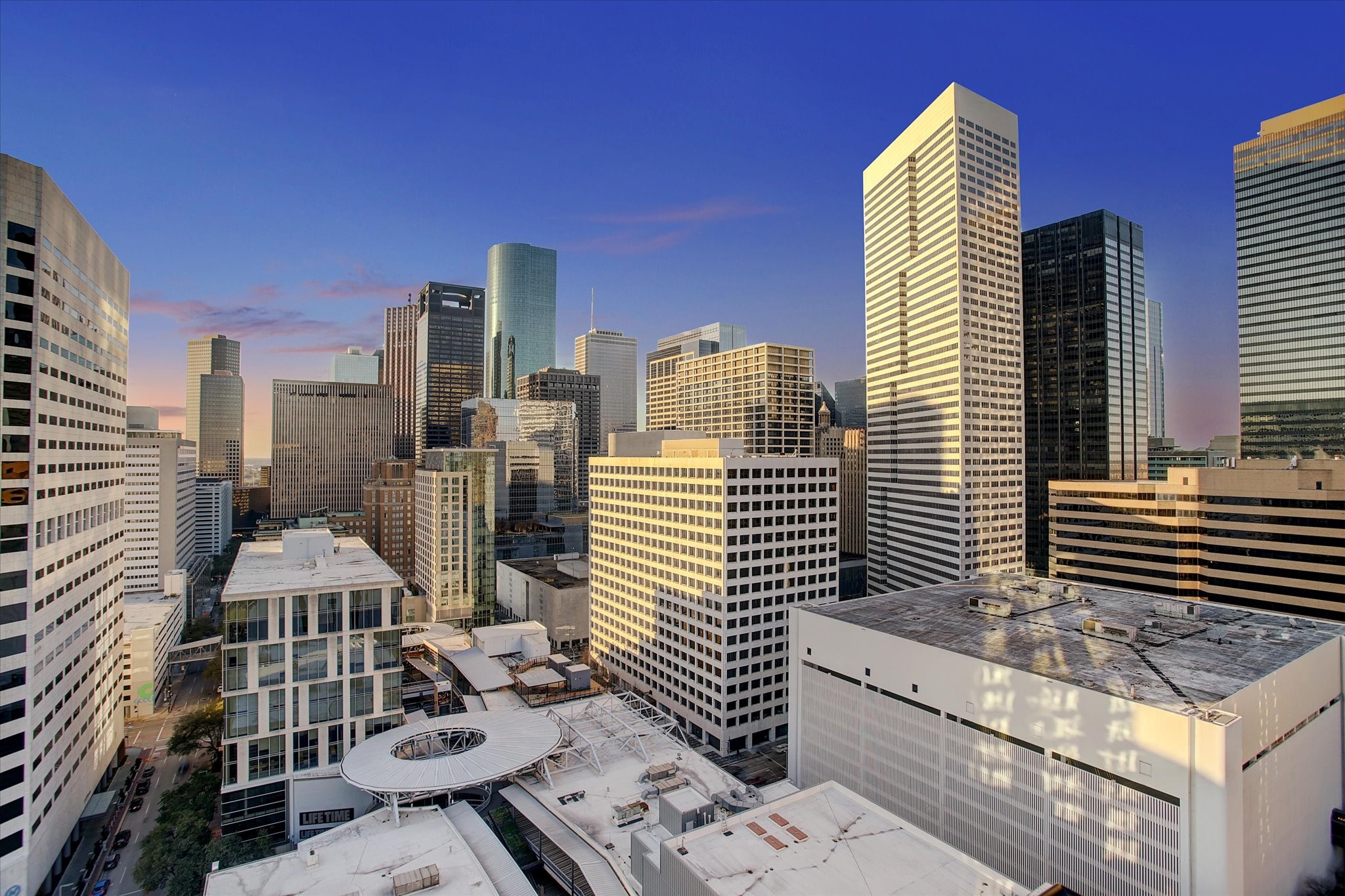 1211 Caroline Street, Unit 2002 Houston, TX 77002 - Photo 4 of 31 Another great downtown view.