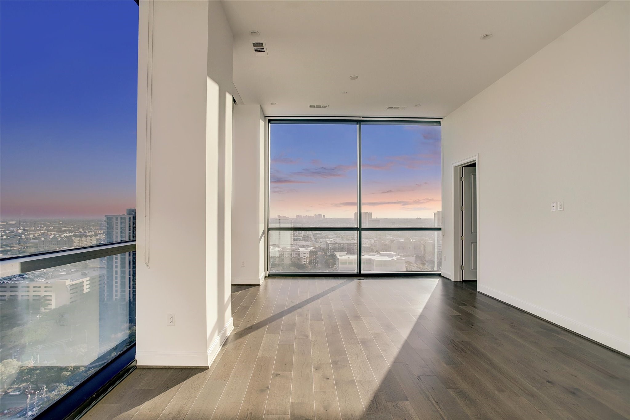 1211 Caroline Street, Unit 2002 Houston, TX 77002 - Photo 10 of 31 Primary bedroom with amazing views of the city.