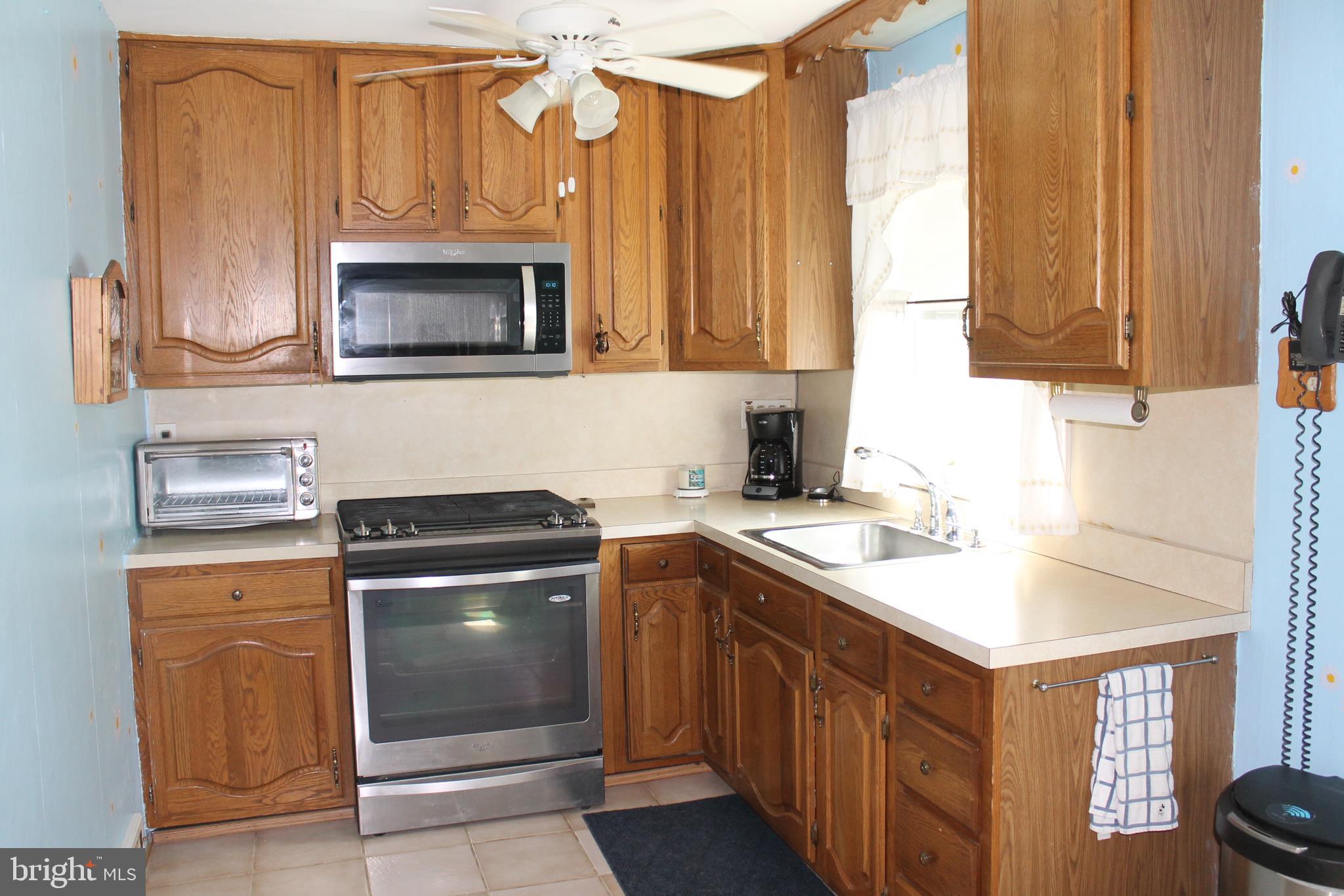 9914 Medway Road Philadelphia, PA 19115 - Photo 7 of 27 Kitchen